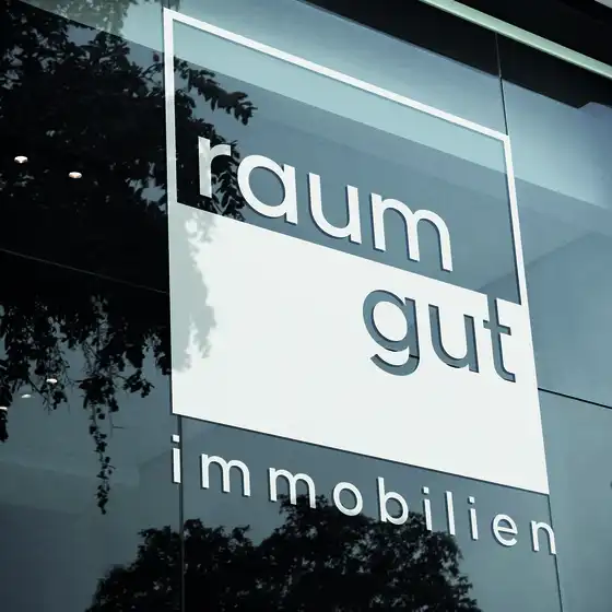 raumgut immobilien Fensterlogo
