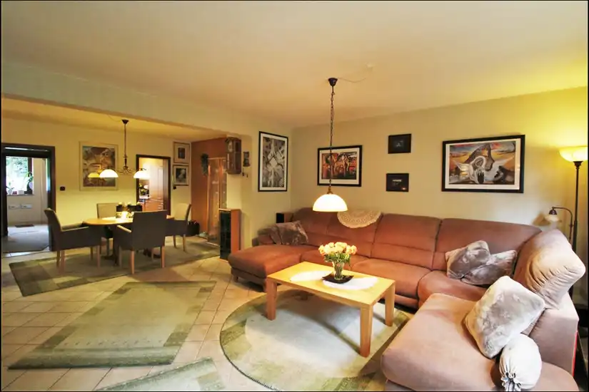 Wohn- und Esszimmer 