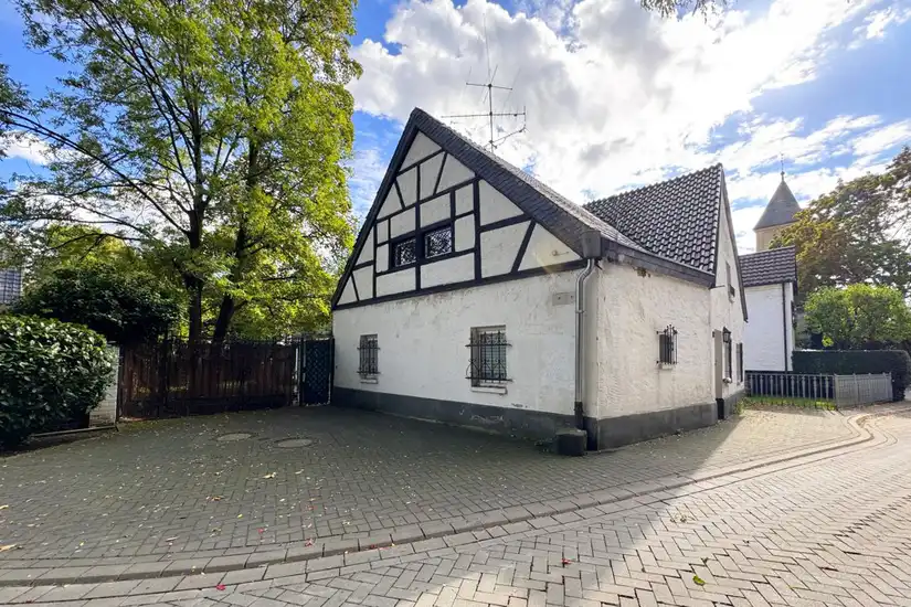 Straßenansicht